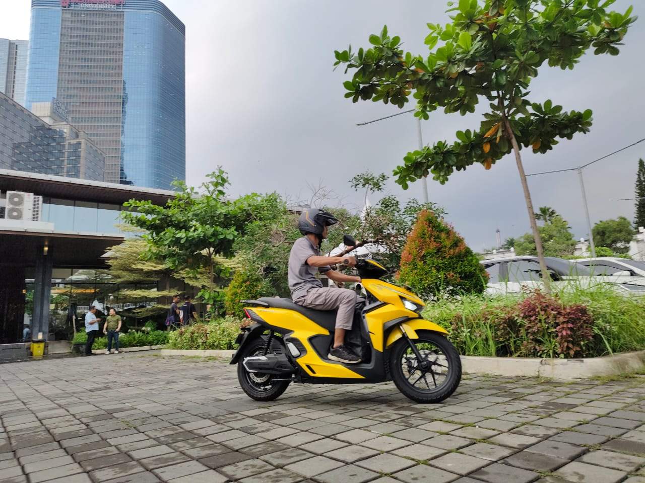 Berlokasi di Excelso - SUB Sentral Tunjungan, Surabaya, perkenalan IM Sprinto ini menjadi bagian dari rangkaian wp-signup.phpional launching pasca tampil perdana di ajang Gaikindo Jakarta Auto Week 2025, pada November silam
